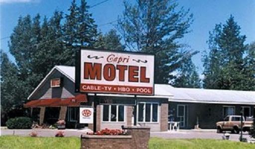 Capri Motel Mackinaw City Eksteriør billede