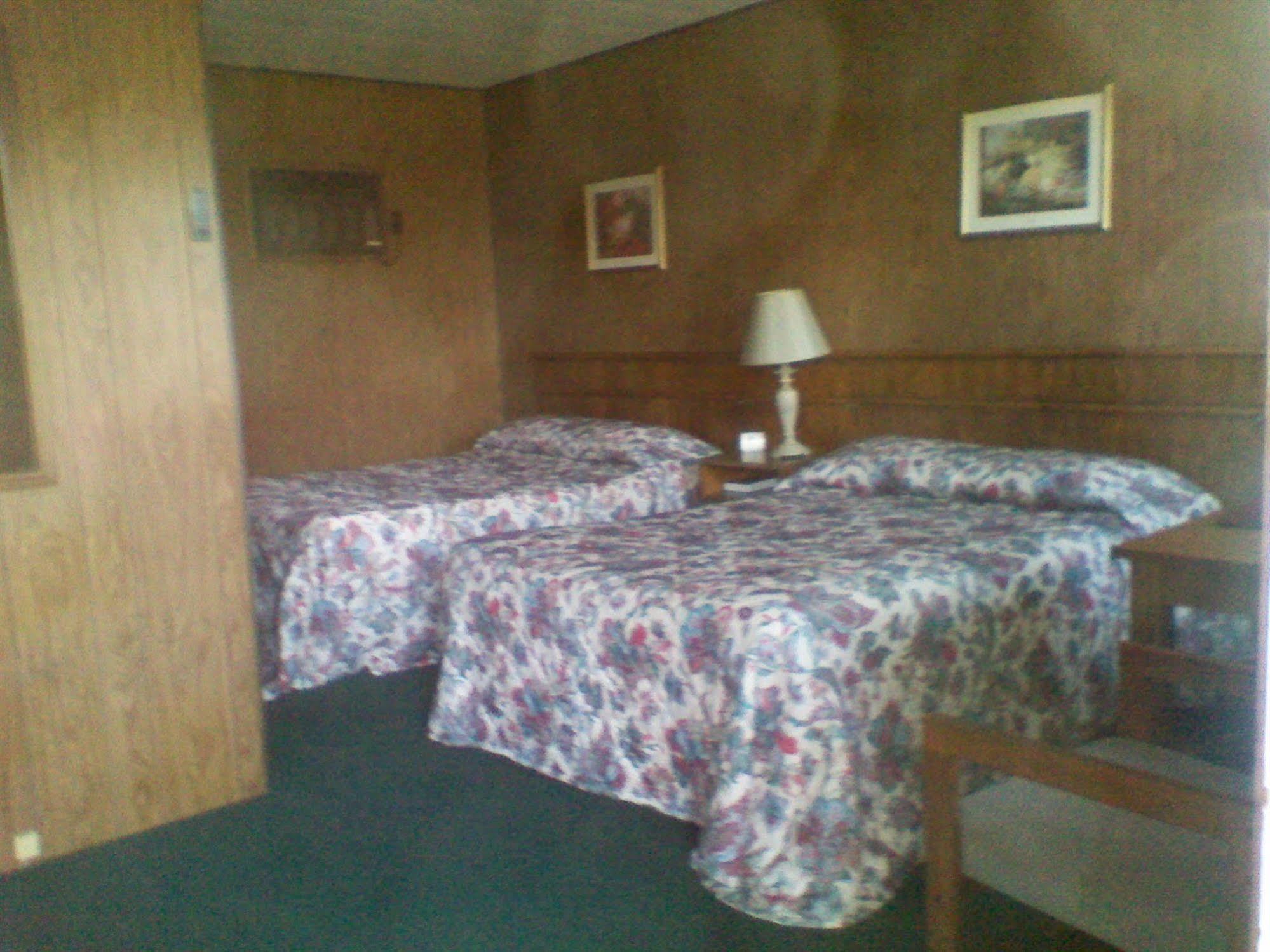 Capri Motel Mackinaw City Eksteriør billede